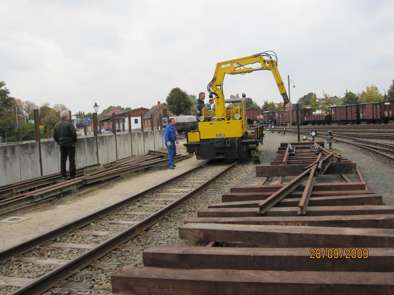 2009-09-28, Museumsbahn Weichenbau044.JPG